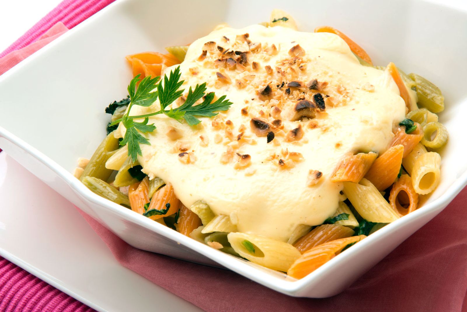 5455 1 Macarrones con bacon, espinacas y salsa mornay (840) xl