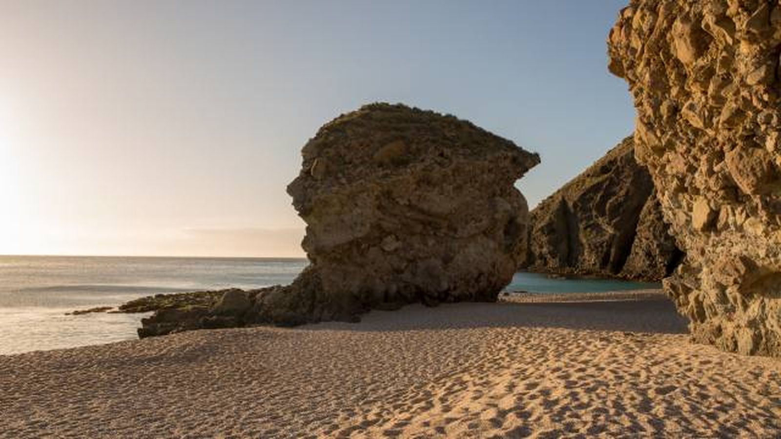 playa de los muertos una playa paradisiaca libre de urbanismo en el cabo de gata 1