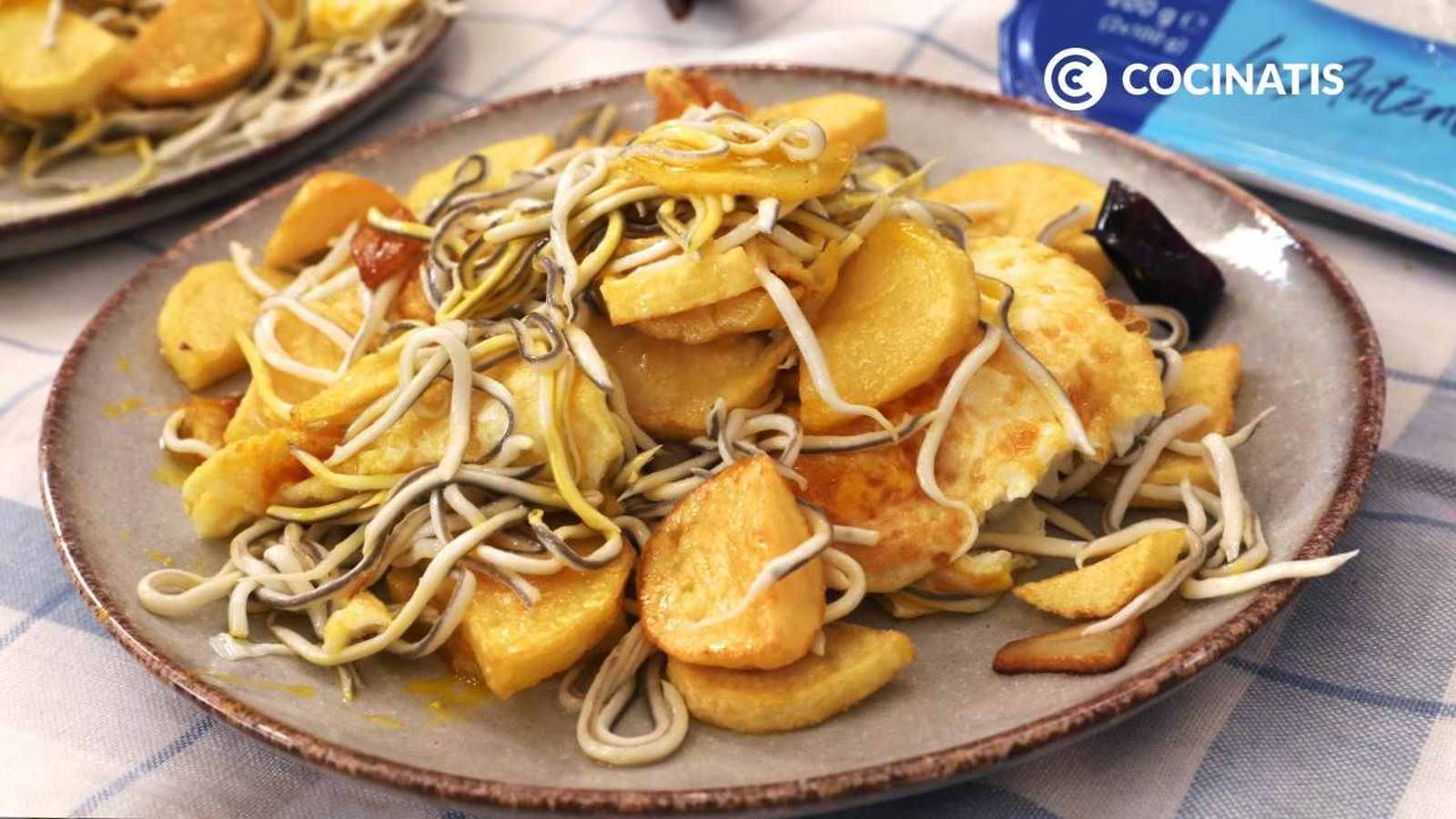 receta huevos rotos con gulas