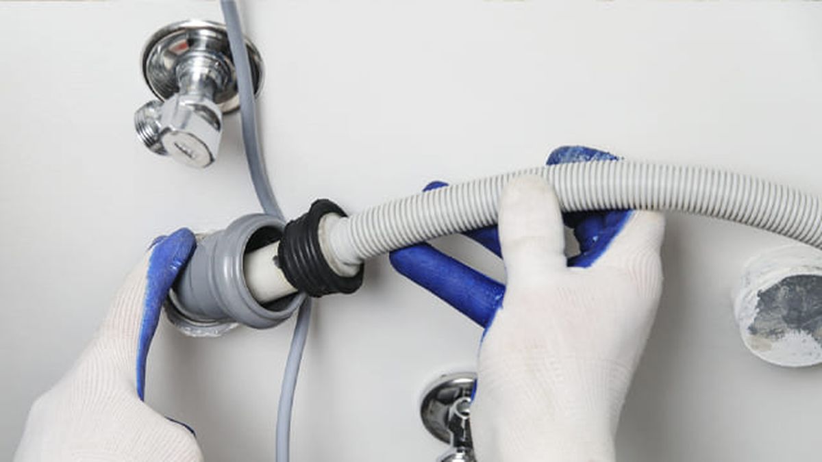 lavadora pierde agua por debajo 4