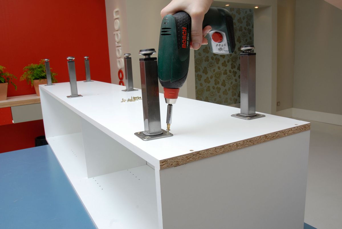 Transformar escobero en mueble bajo de TV paso 3