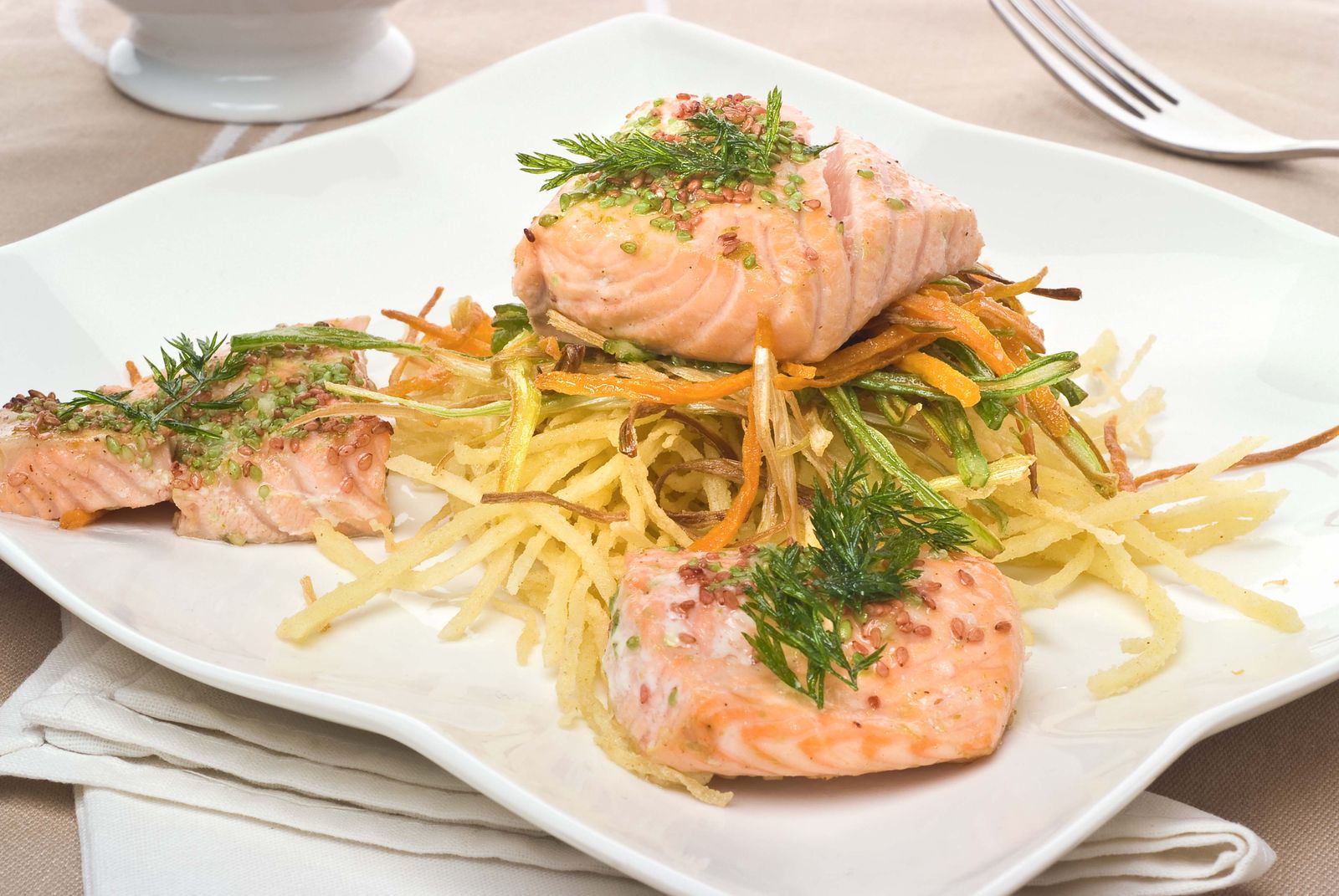 Salmon al horno sobre crujientes xl