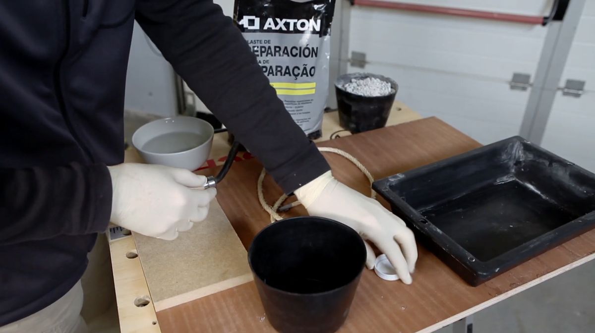 Hacer un retenedor de puerta paso 1