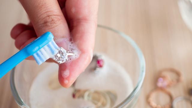 como limpiar la bisuteria oxidada ennegrecida paso