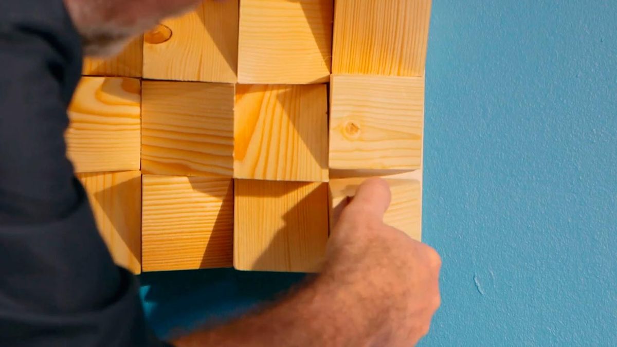 Cómo hacer un panel de madera decorativo paso 8