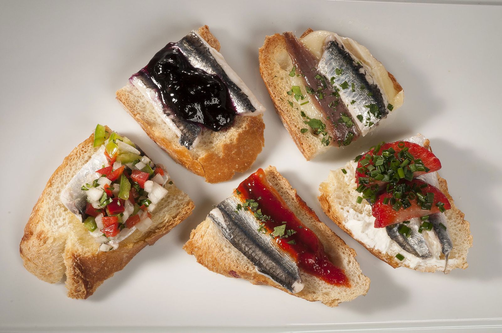 1851 Anchoas marinadas y sus 5 pintxos de gloria (1035) xl