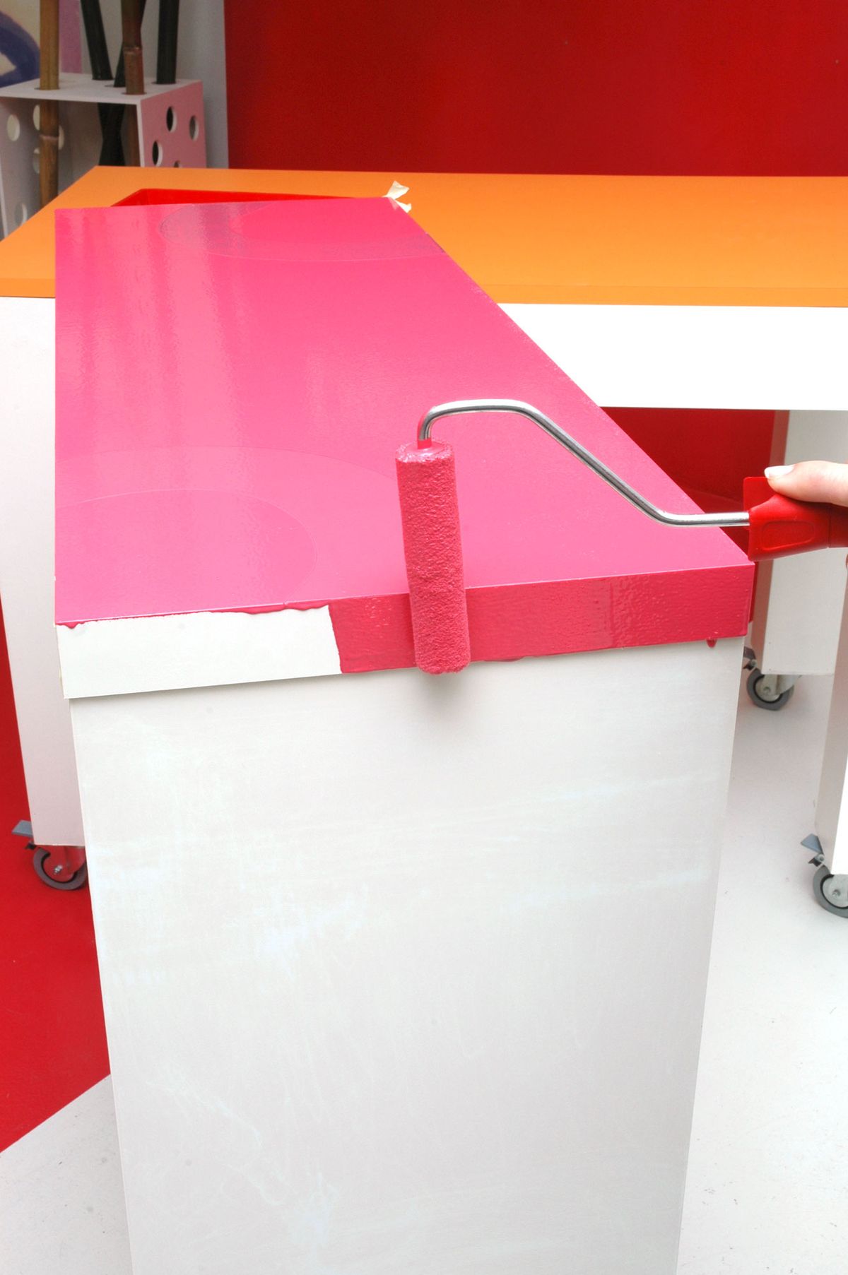 Pintar y decorar una estantería sencilla paso 5