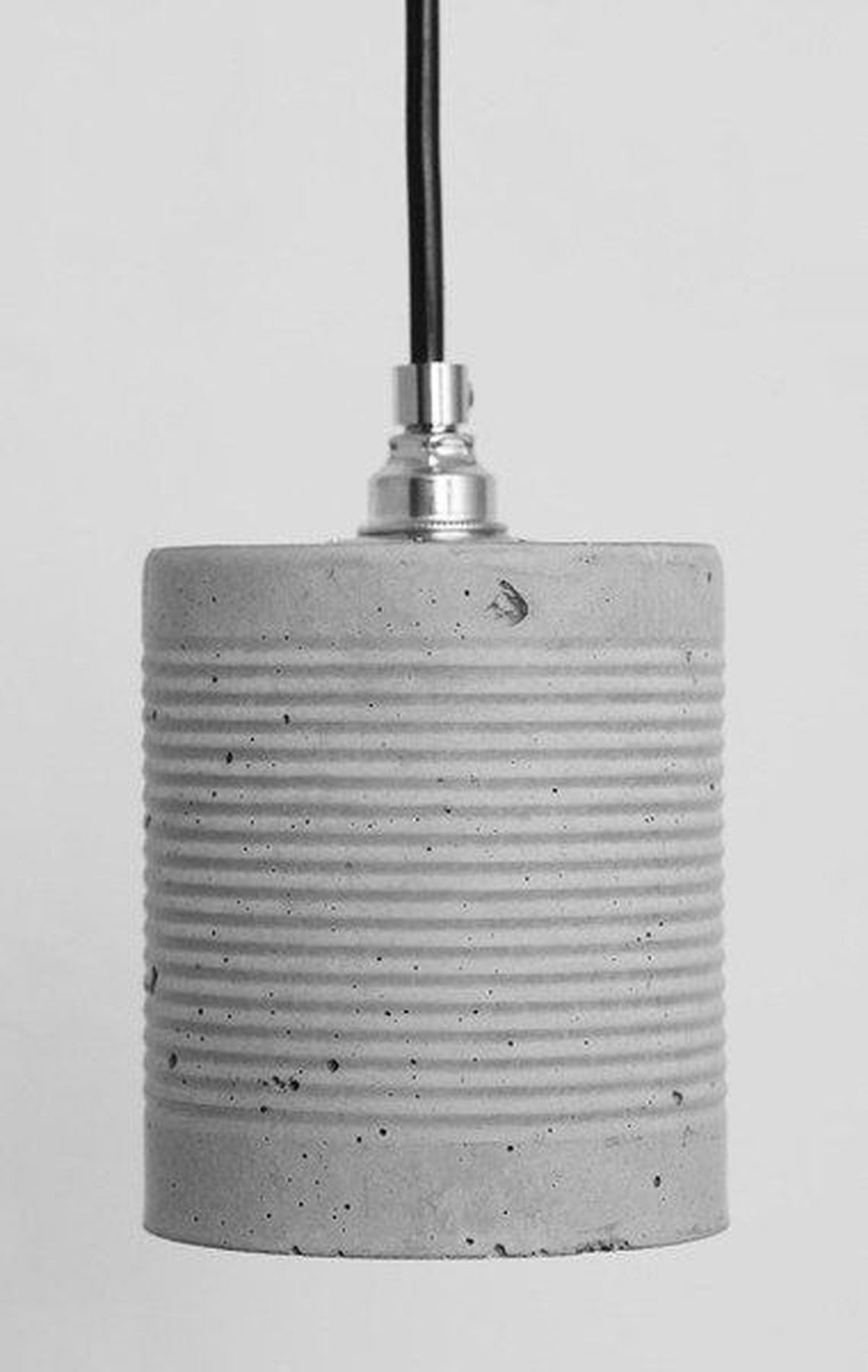 lampara de cemento diy   lata metalica