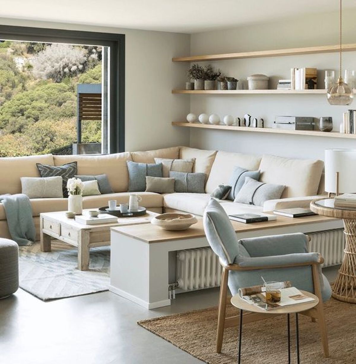 salon cocina isla barra en el salon radiador