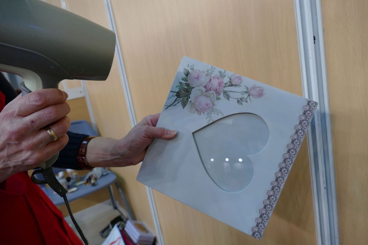 Decoración decopauge con servilletas de papel paso 5