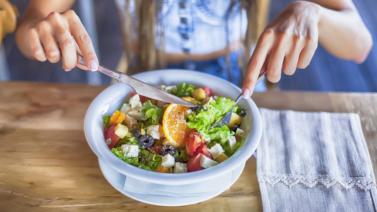 Las dietas restrictivas en la adolescencia pueden afectar su salud física y emocional