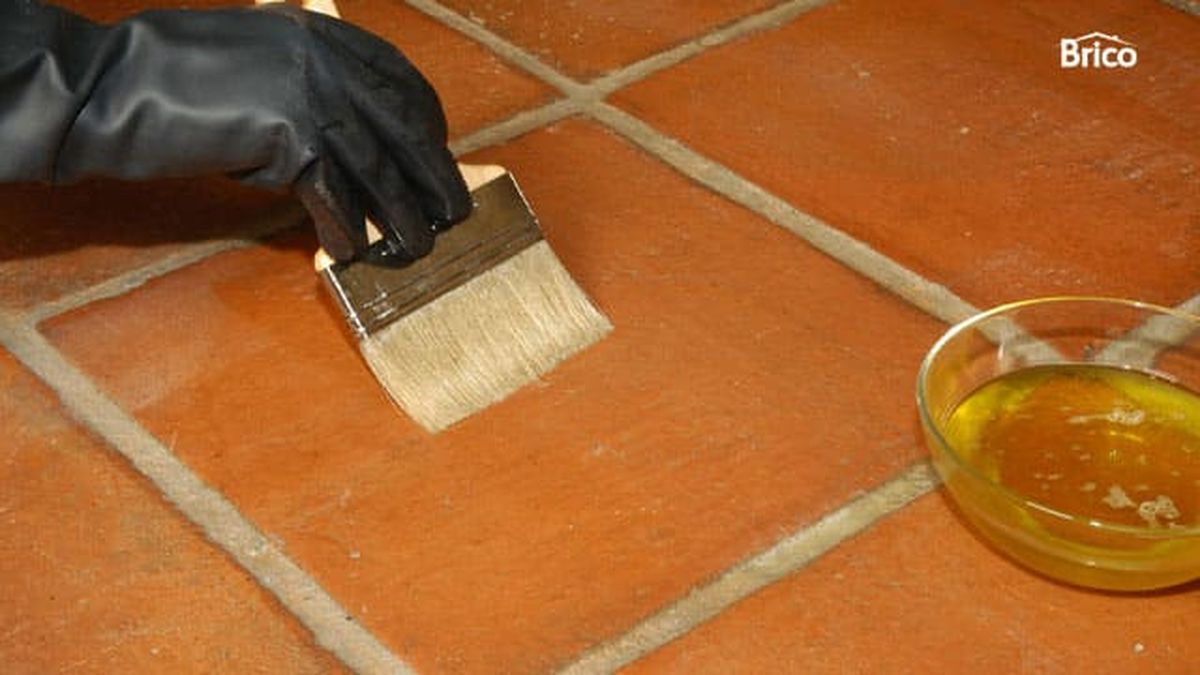 Abrillantar suelo de barro cocido natural paso 2
