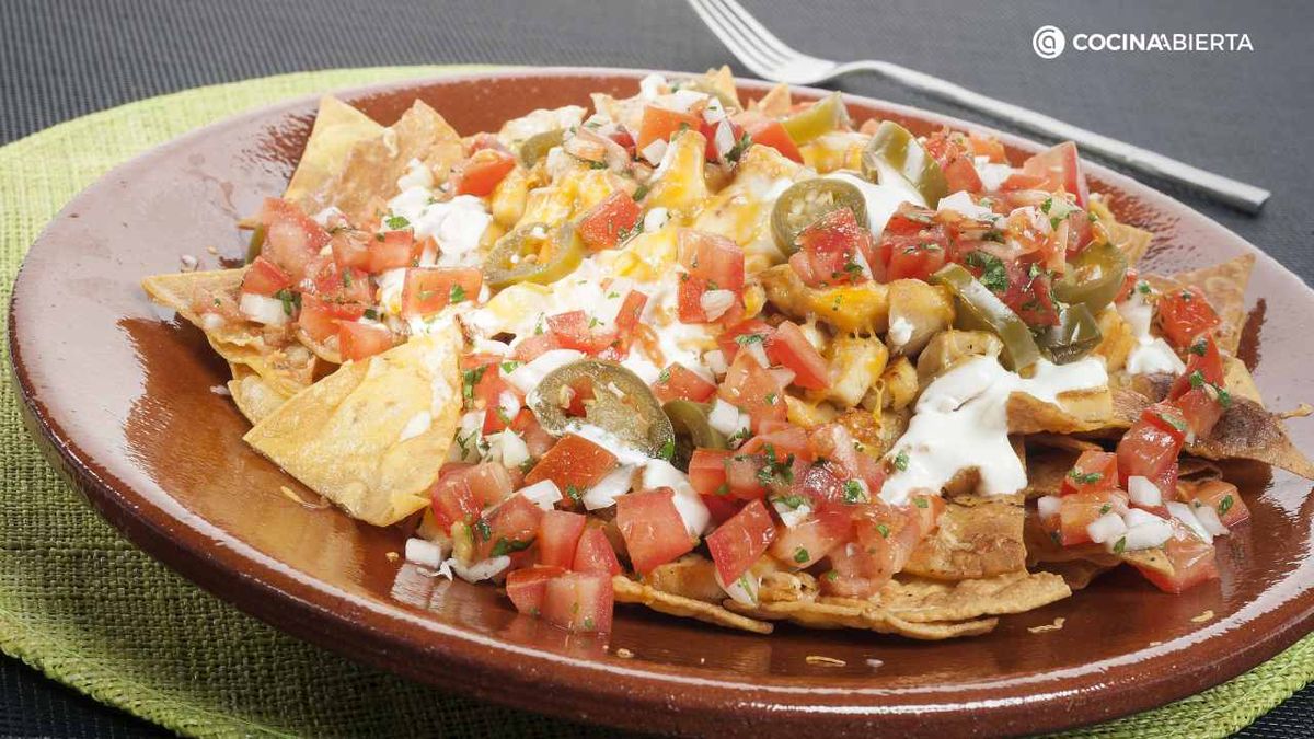 Los nachos con pico de gallo son un aperitivo perfecto para compartir