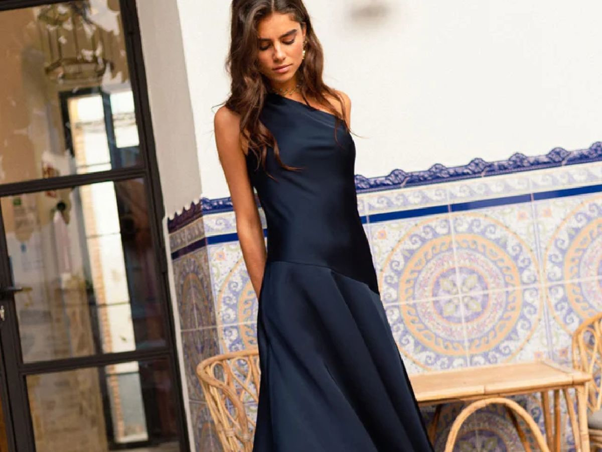 Los vesticos asimétricos están muy de moda