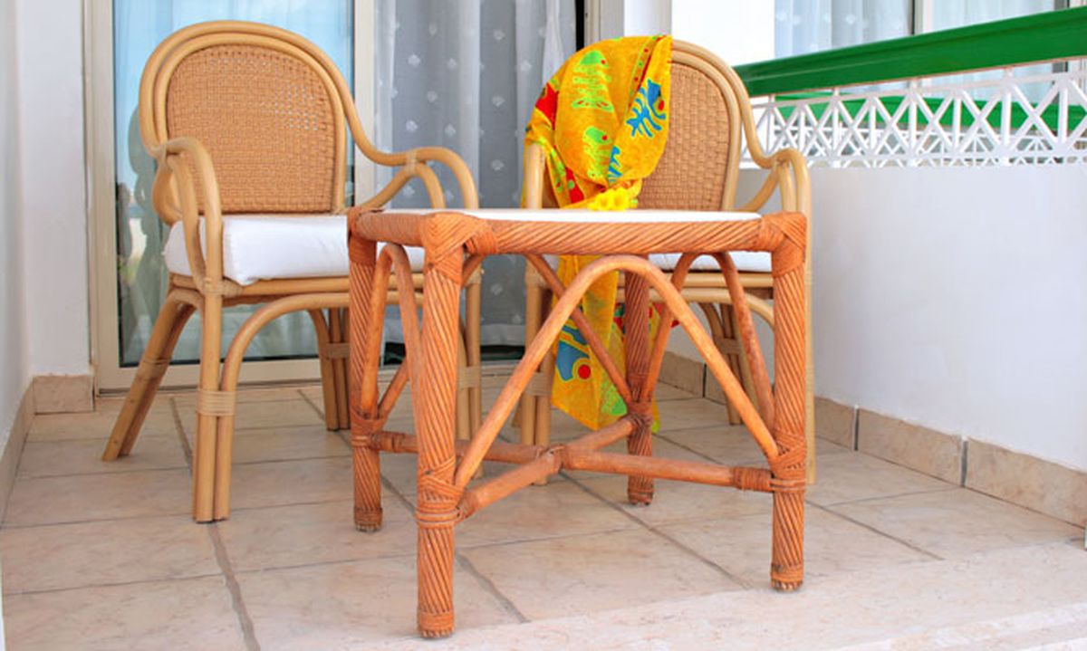 Mantenimiento de una silla de exterior de bambú