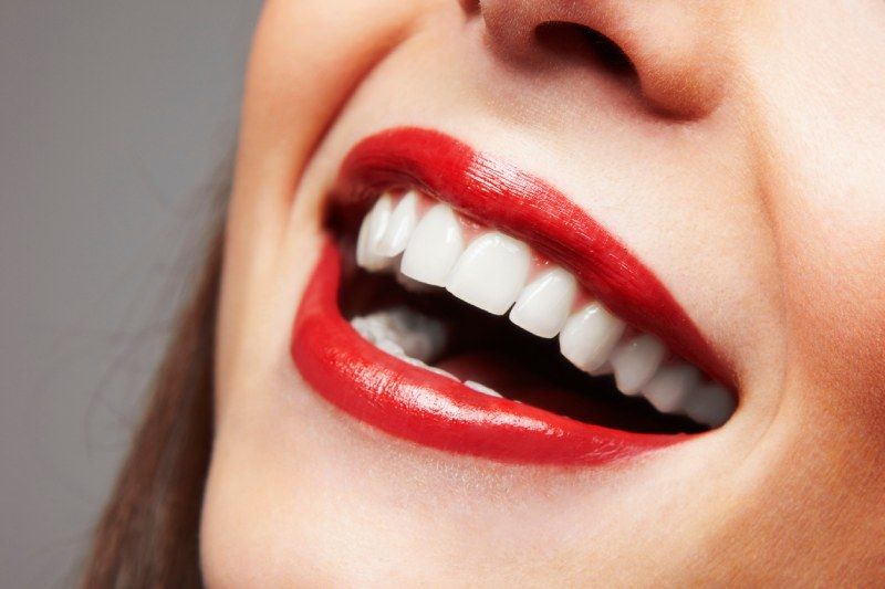 Es fundamental aplicar y sellar el labial correctamente