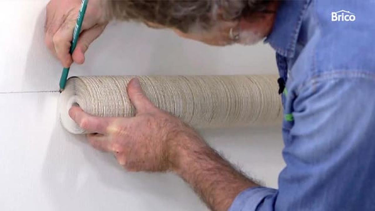 972 empapelar pared paso 3