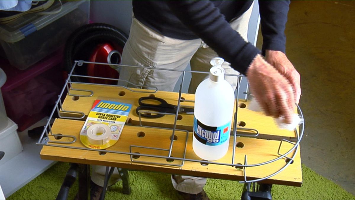 Soporte para accesorios de aspirador paso 4