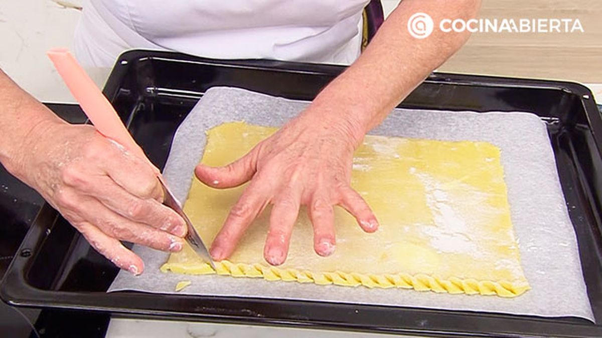 Receta tarta de fresas naturales nueces y crema pastelera postre facil al horno eva arguinano KARL6712 paso1