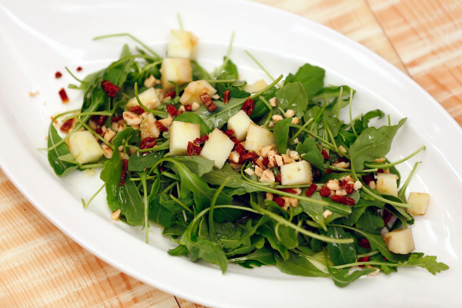 5578 2 Ensalada de rucula, manzana y avellanas xl