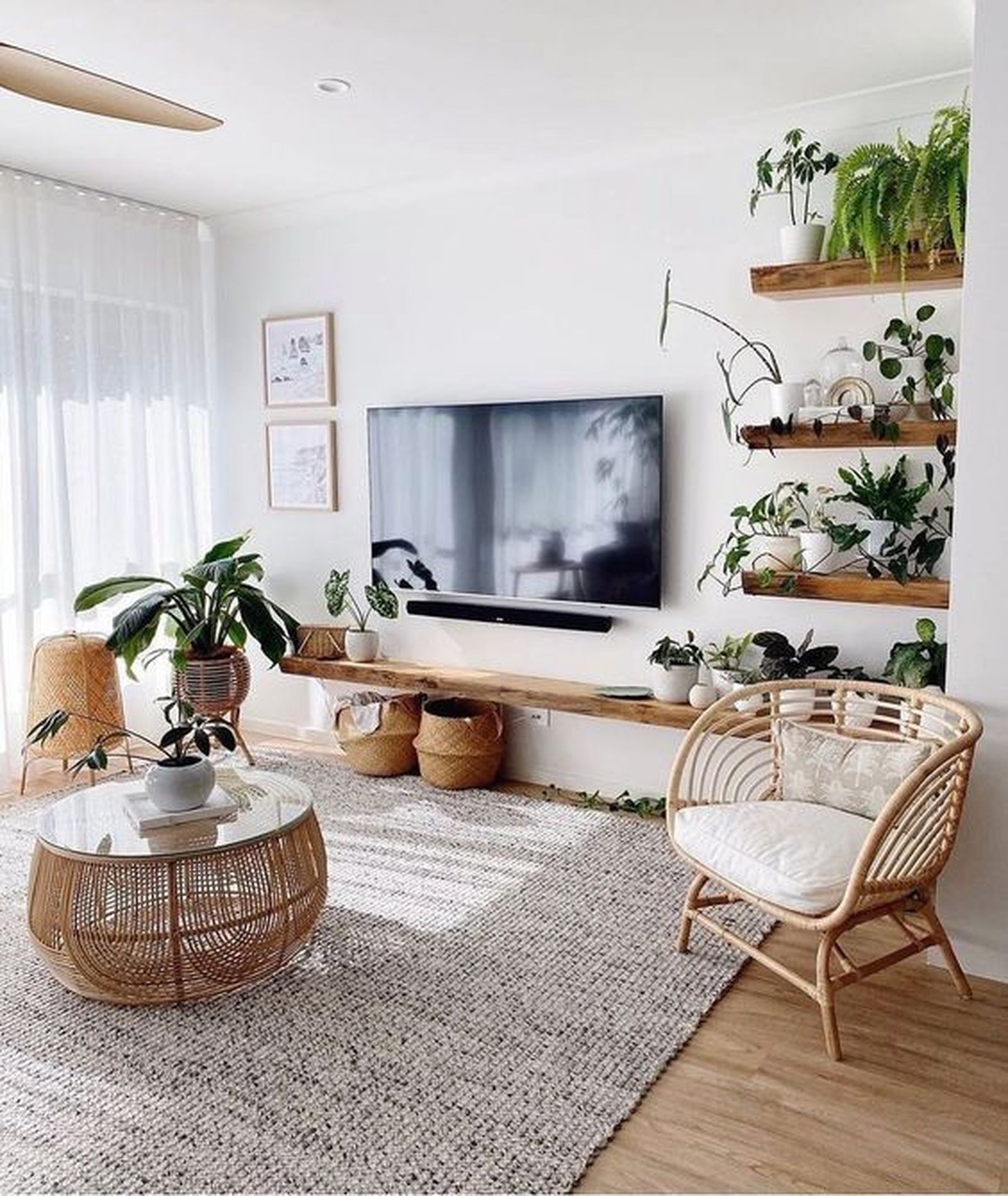 pared tv baldas a un lado