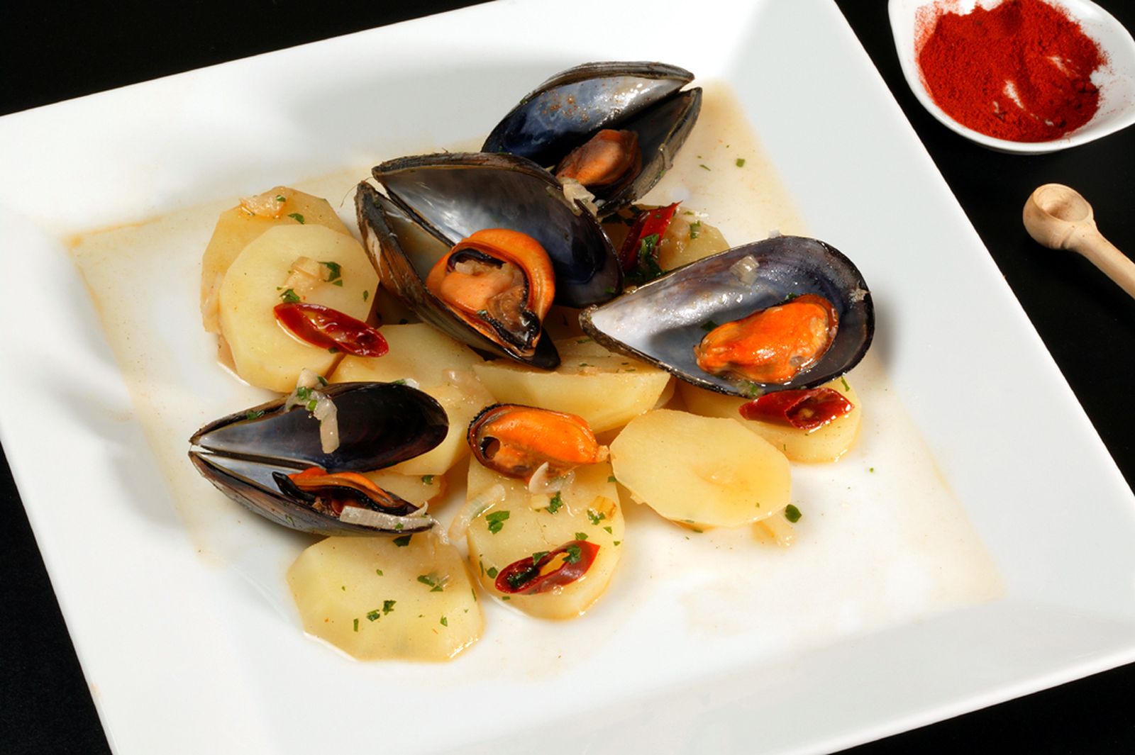 Guiso de patatas con mejillones
