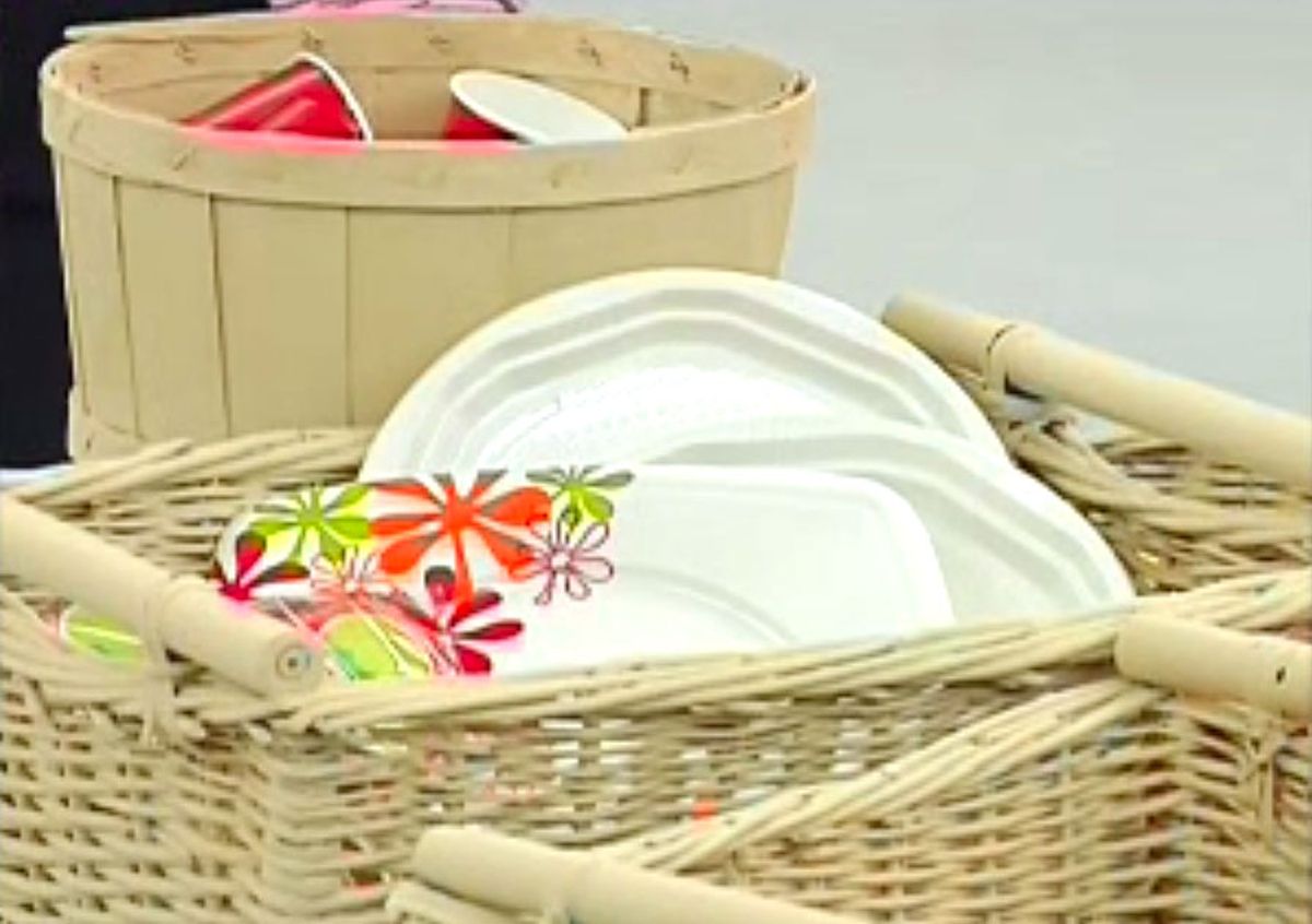 cestos mimbre platos vasos