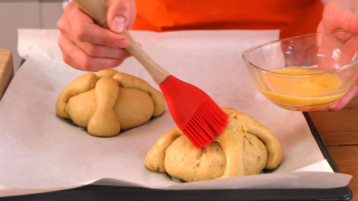 Pan de muerto de México   paso 6