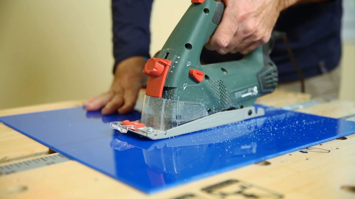 Hacer una mesilla de noche con una caja de madera paso 7