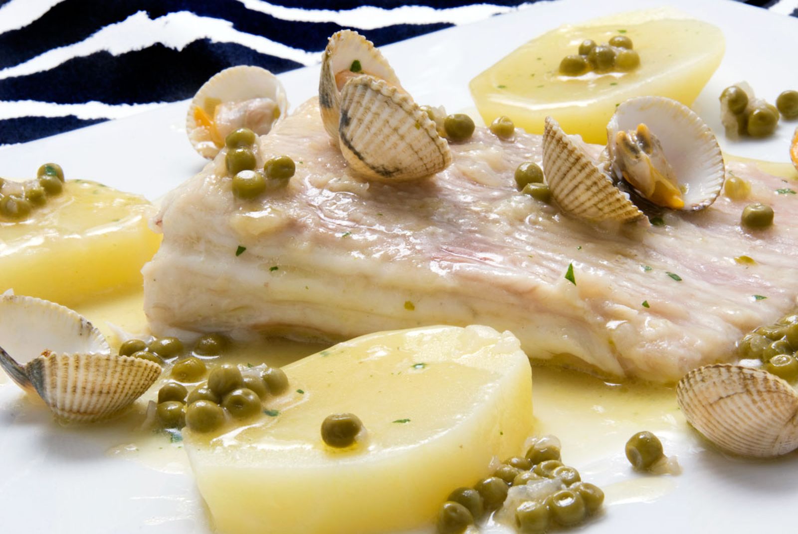 246 Raya en salsa verde (4861) xl