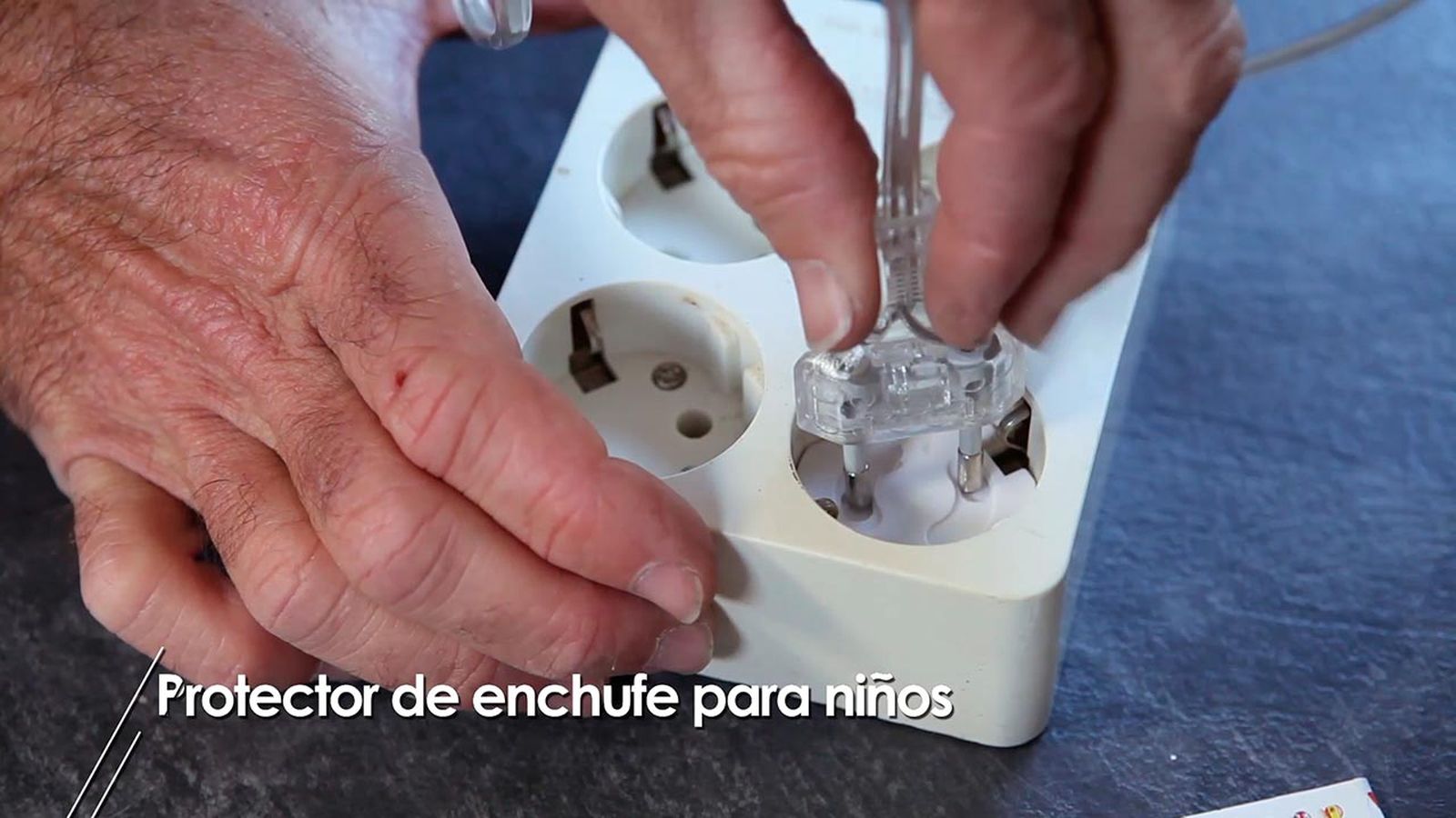 Protector de enchufes para niños paso 8
