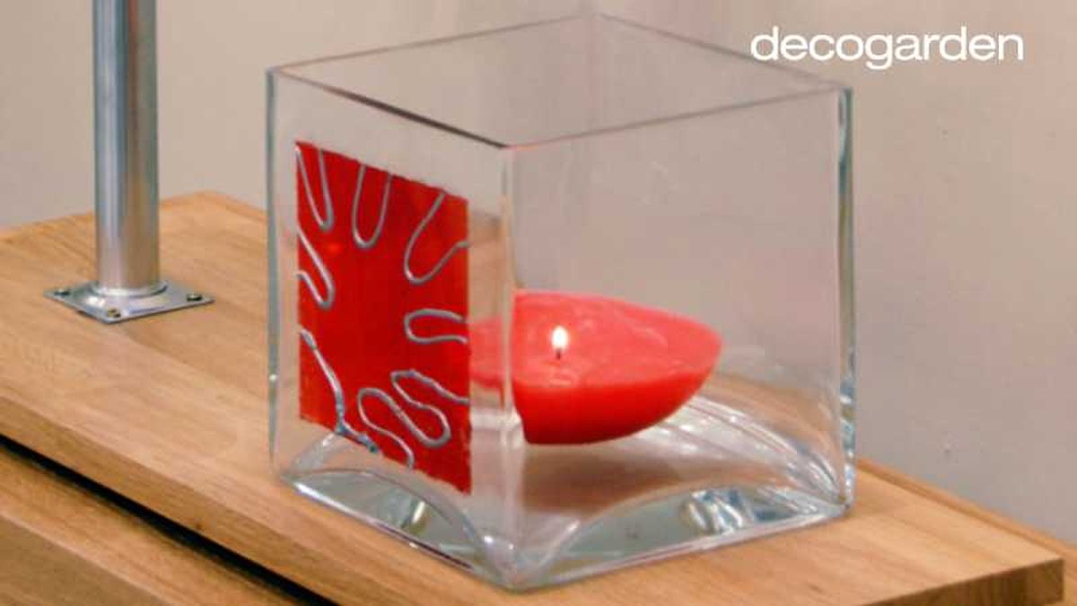 Decorar un portavelas de cristal.