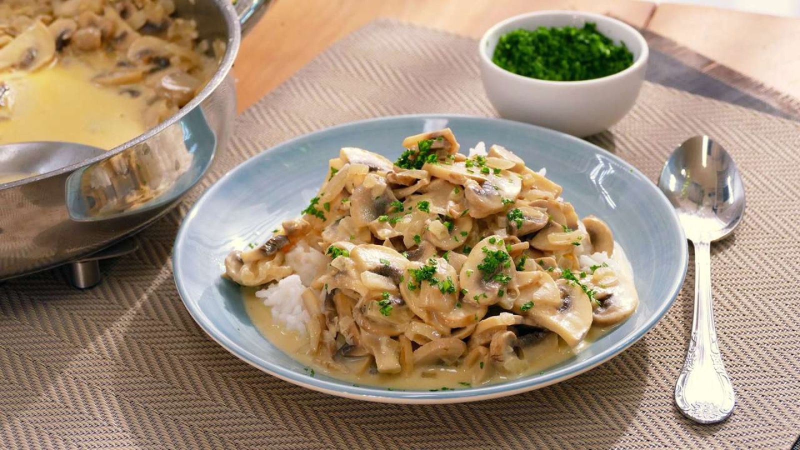 Champiñones Strogonoff