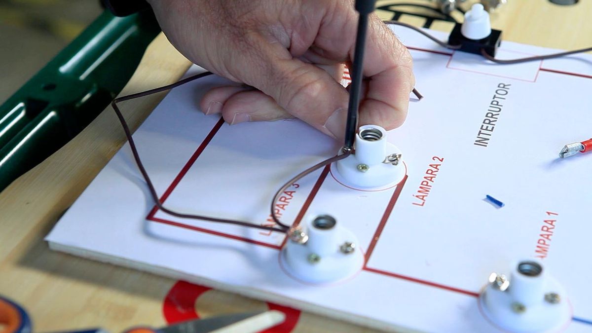 Bricomania 846 Circuito electrico mixto paso 4