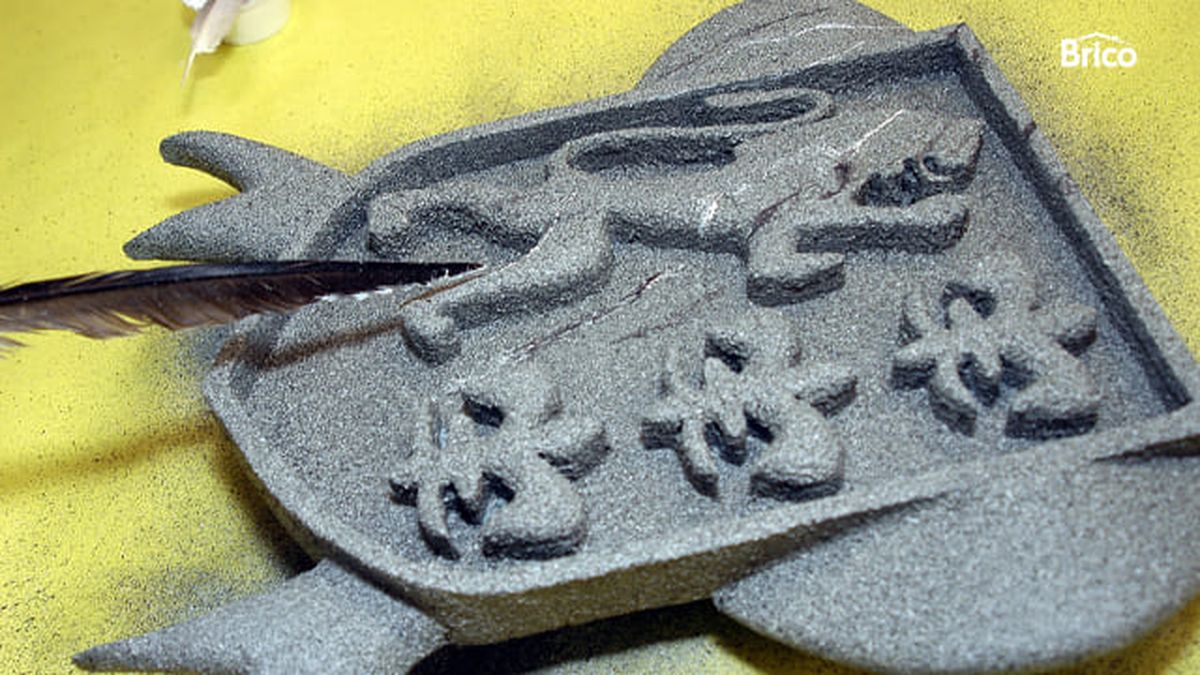 Brico 276 Escudo heraldico paso12