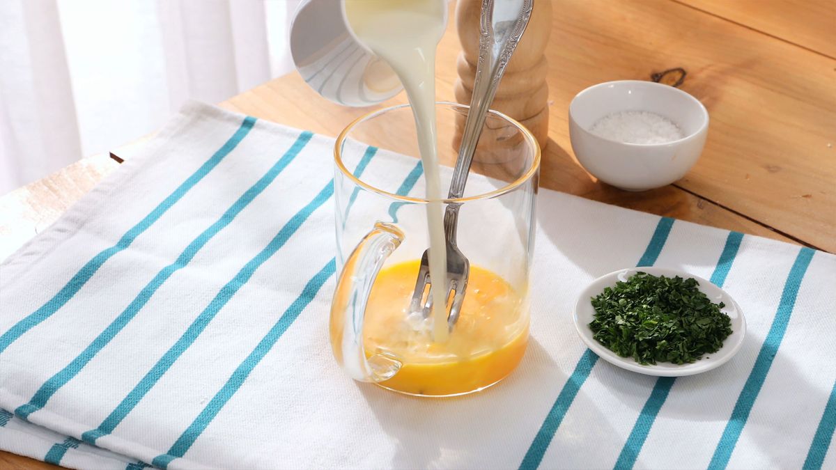 Receta de mini quiches con pan de molde  paso 4