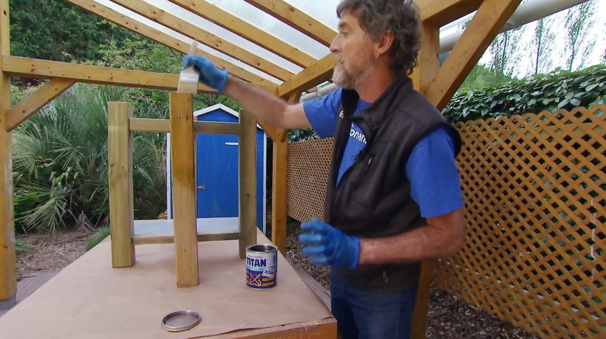 Canalón para aprovechar aguas pluviales paso 11