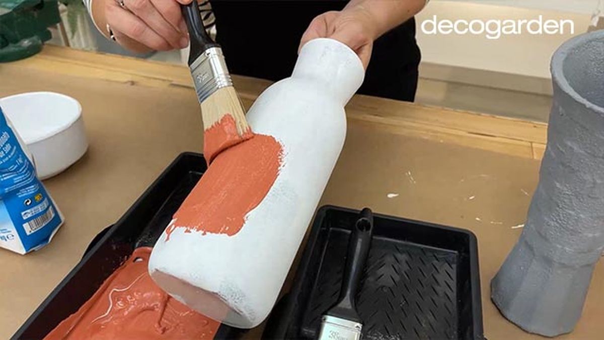 pintar jarrones con bicarbonato paso 7