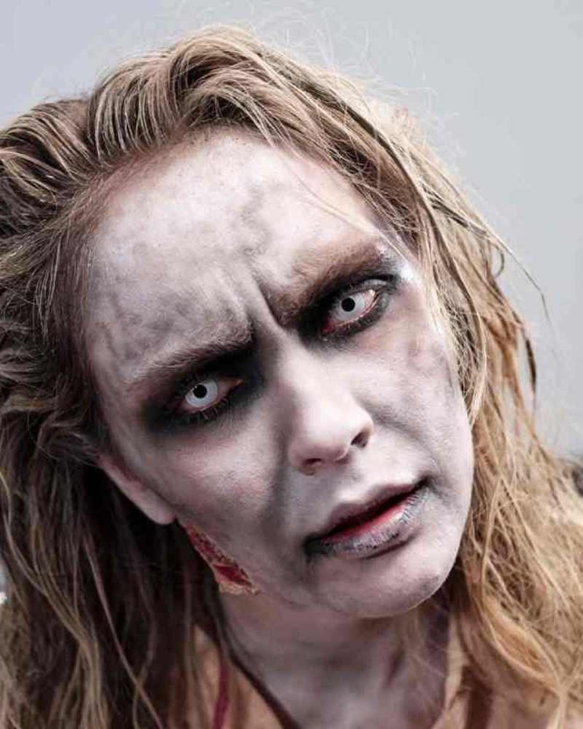 Maquillaje de Halloween para mujer de zombie