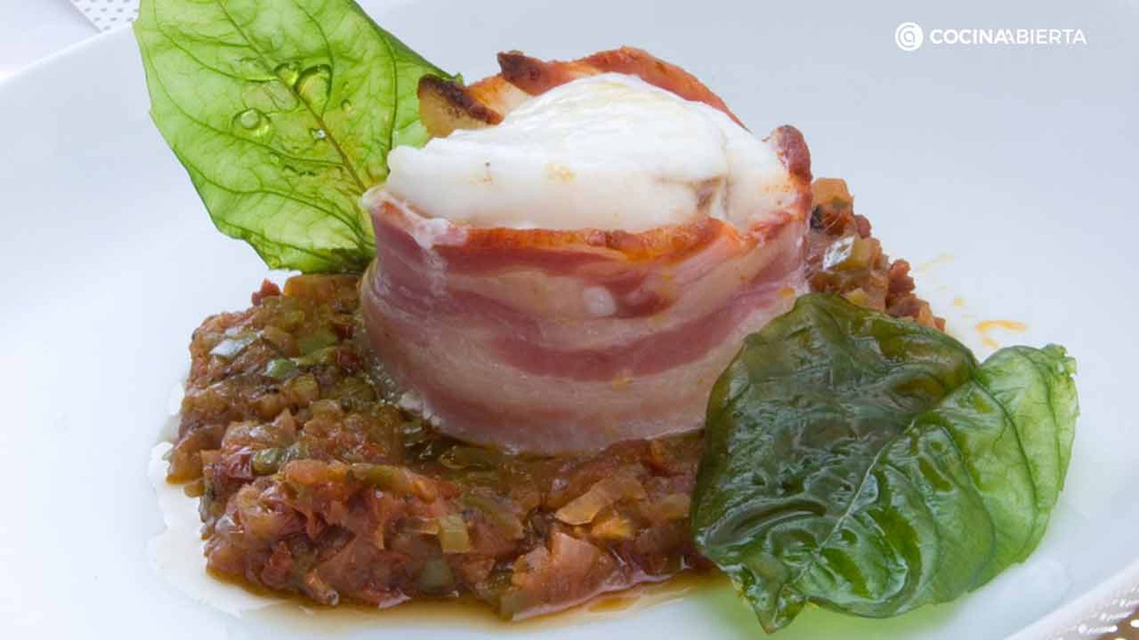 Rape con concentrado de tomate y albahaca