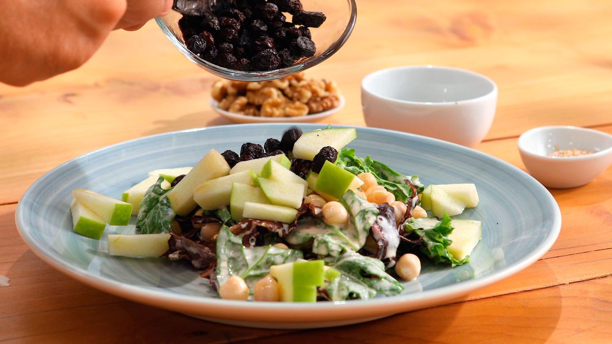 Ensalada de garbanzos y nueces   Paso 4