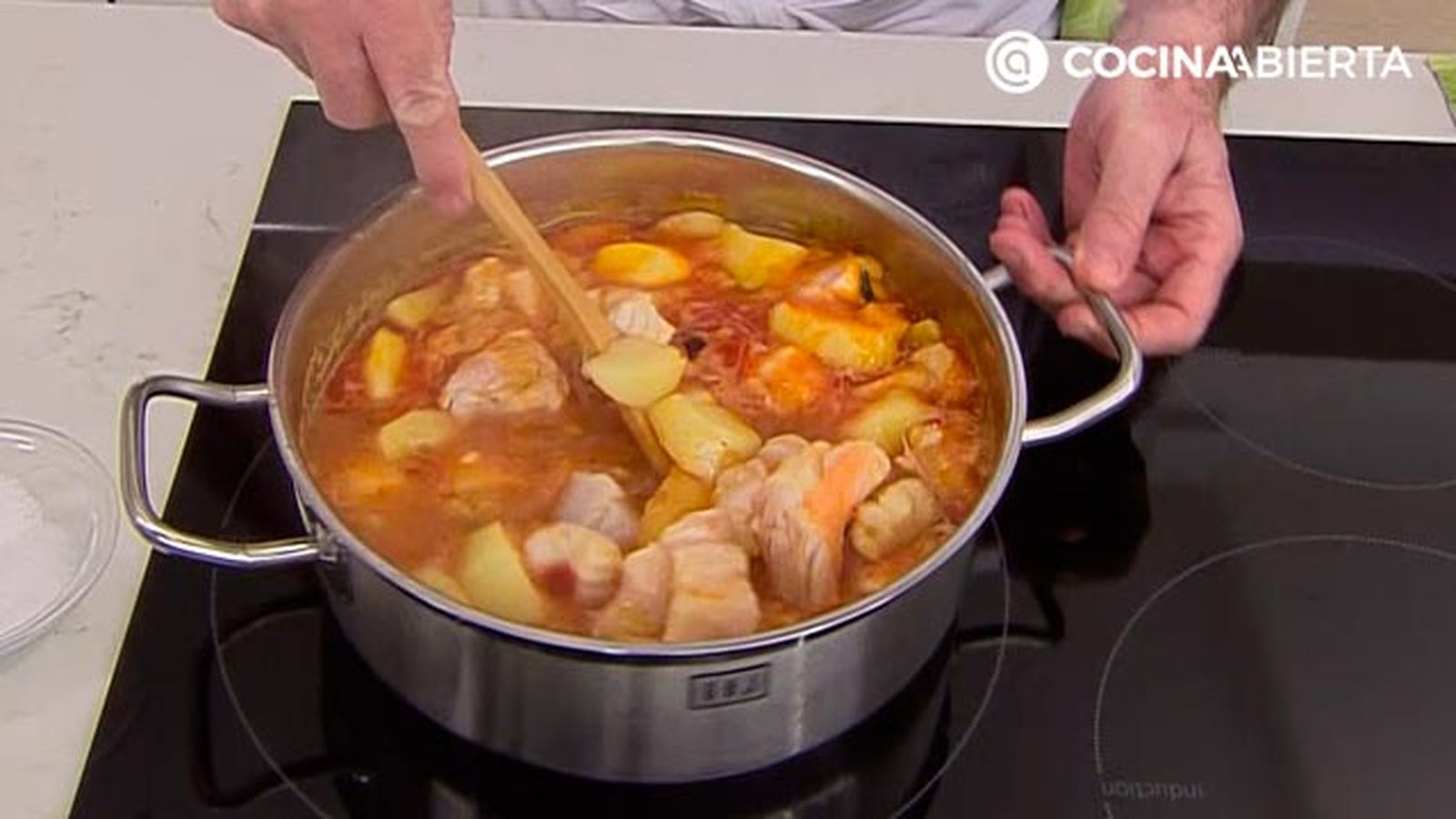 suquet de peiz guiso de pescado receta karlos arguinano karl67480321 paso4