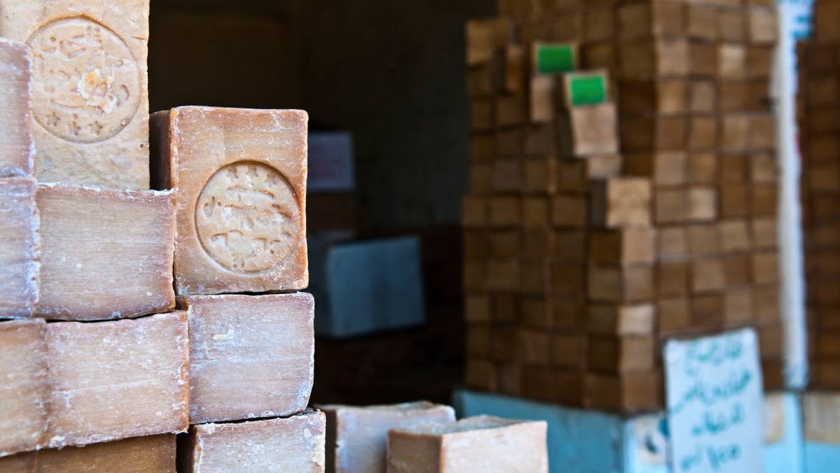 En Alepo, Siria, aún se elaboran jabones siguiendo métodos milenarios.