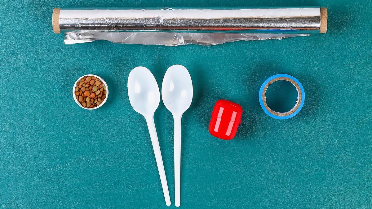 como hacer maracas con cucharas de plastico materiales