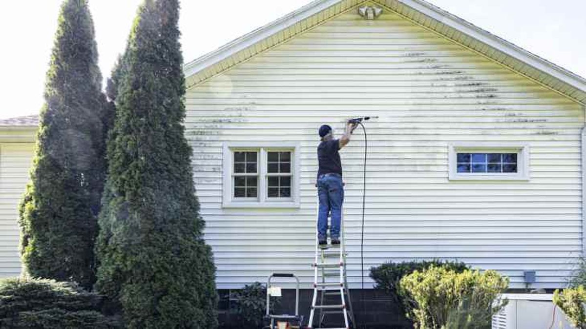 Las hidrolimpiadoras son ideales para la limpieza de fachadas