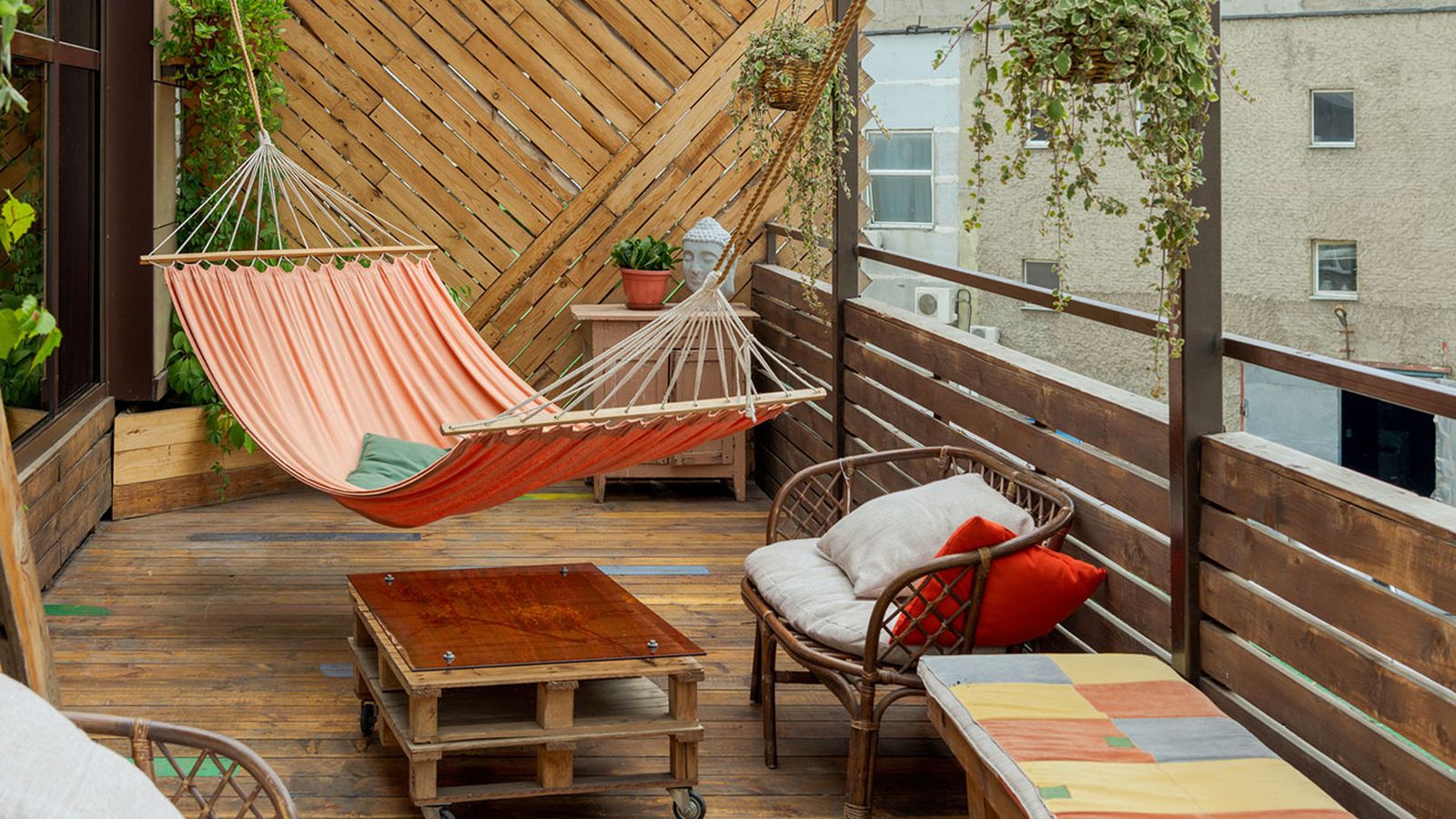 ideas decorar terrazas palets