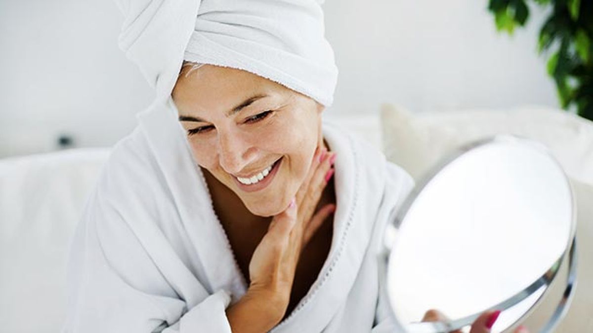 las 4 mejores cremas reafirmantes para decirle adios a la flacidez cuello