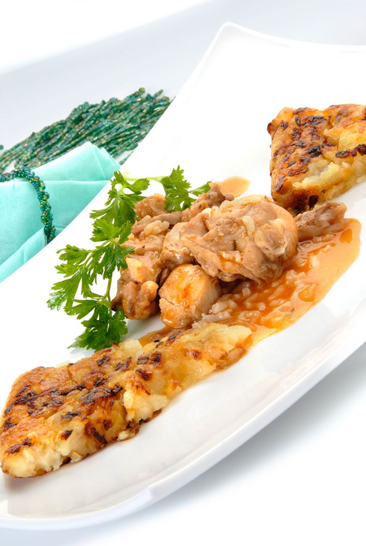 Conejo al jerez con triangulo de patata