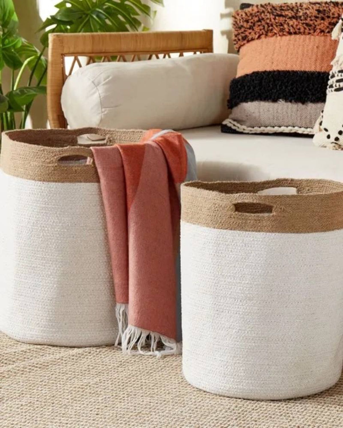 Cestas para almacenar mantas.