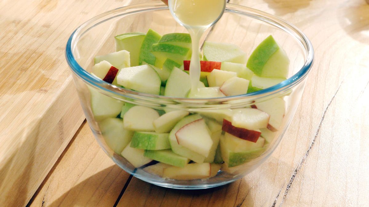 Ensalada Waldorf con cerezas   Paso 1